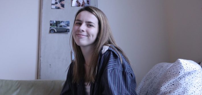 Transfer student Taylor in her dorm room at Holly Pointe
