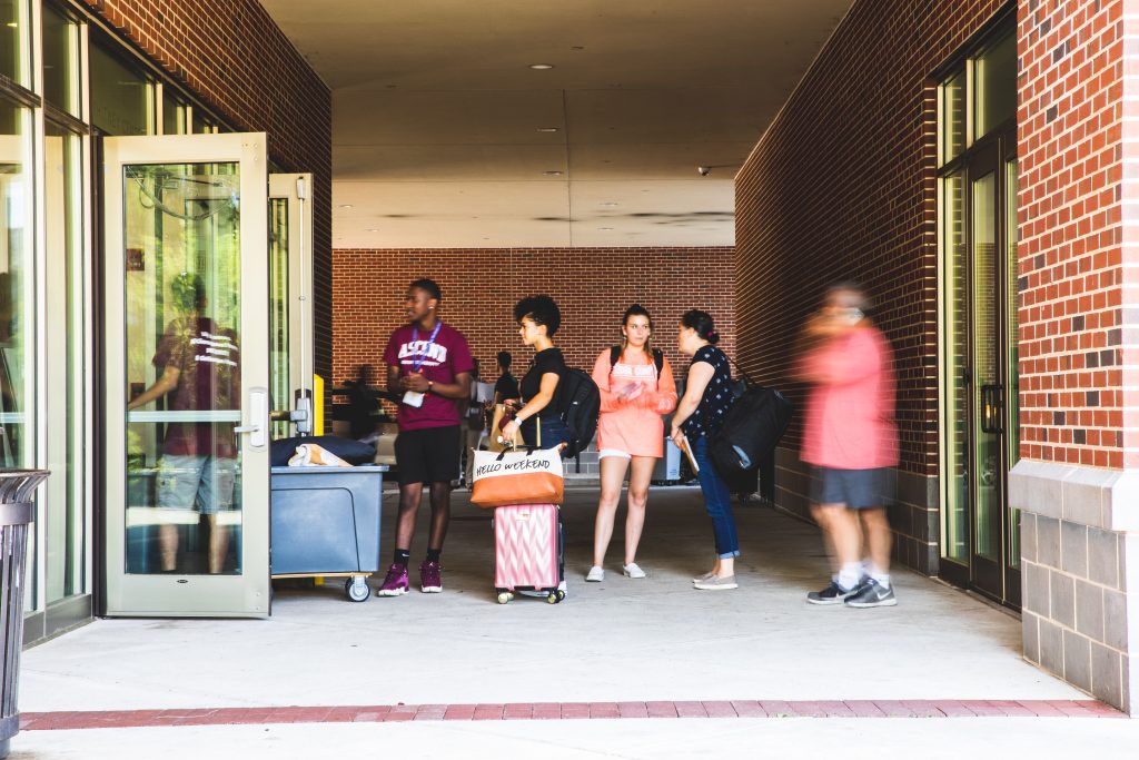 Rowan students moving their stuff during the move in day.